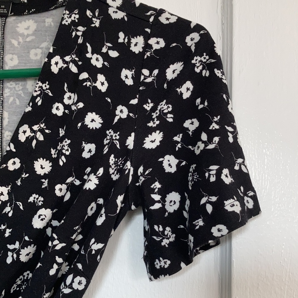 NWOT Ann Taylor Wrap Top - super soft - Picture 2 of 6